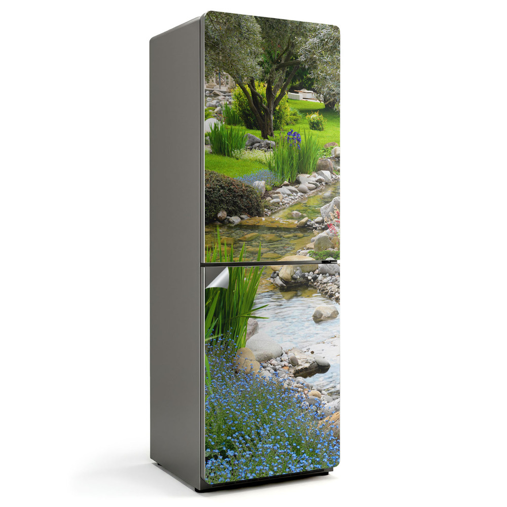 Autocolant pentru frigider Grădină cu un pârâu de apă
