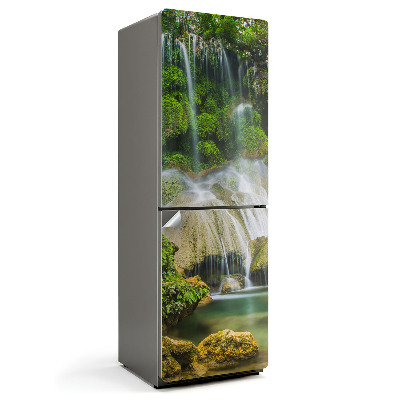 Folie pentru frigider O cascadă printre vegetație