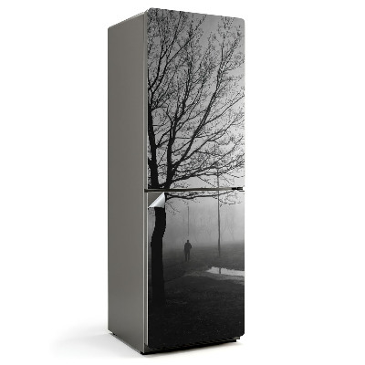 Autocolant pentru frigider O plimbare de iarnă în ceață