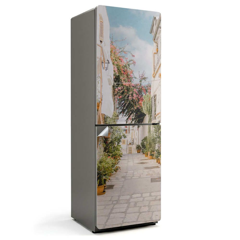 Folie pentru frigider O stradă fermecătoare cu plante